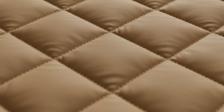 Mantel mit Gesteppte Texturen 2025